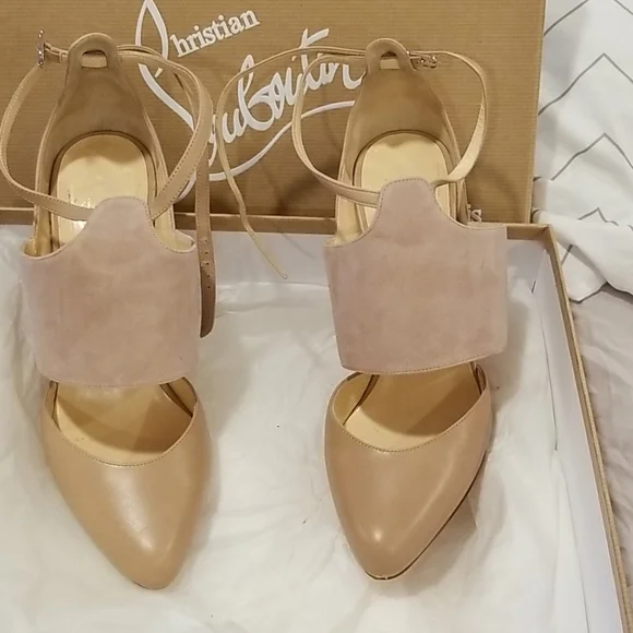 Christian Louboutin - Picture 2 of 12